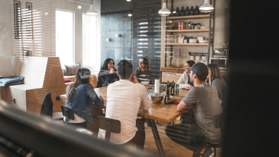 Hoe draagt dubbel glas bij aan duurzaam ondernemen voor bedrijven?